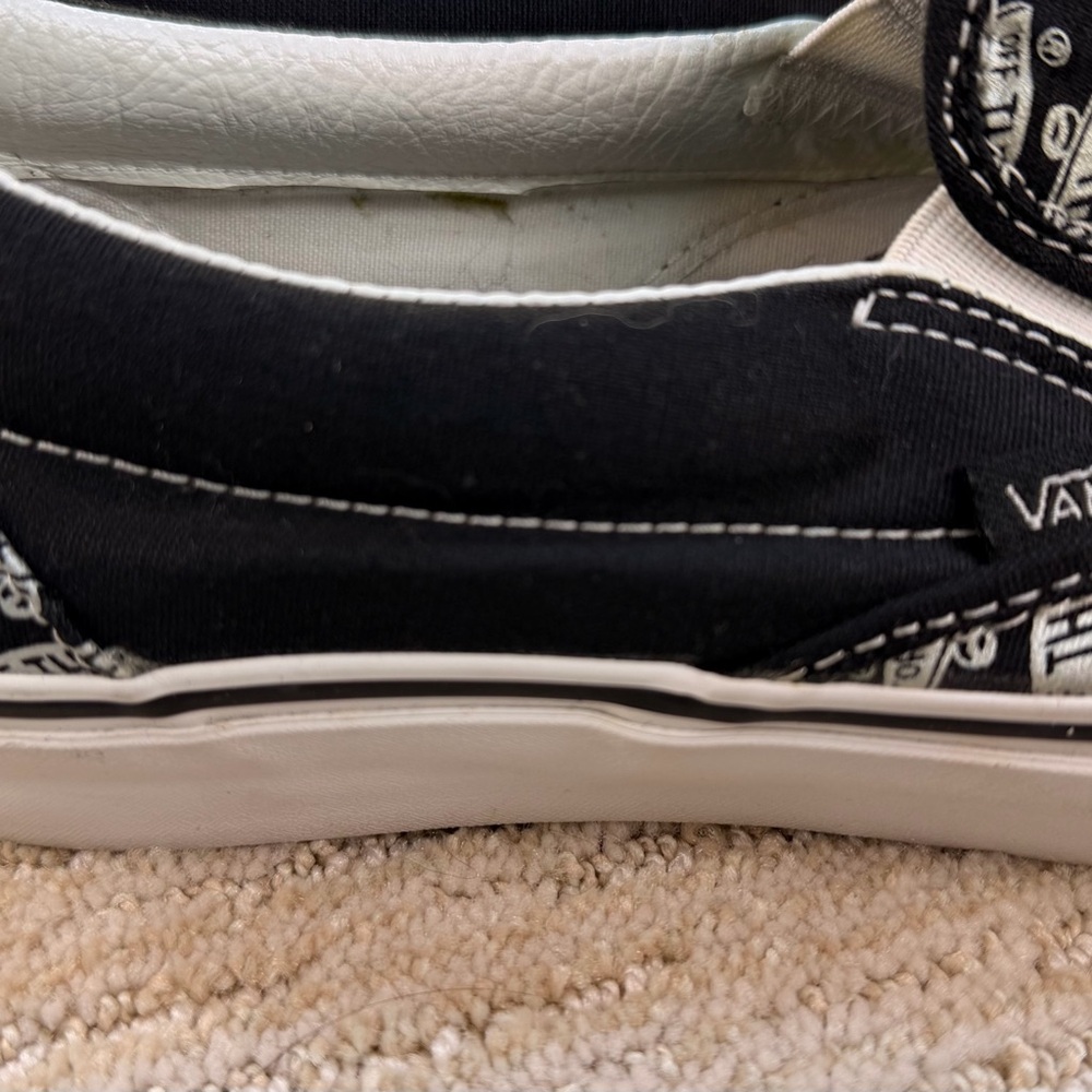 Brand New Vans Classic "Off The Wall" logo Slip on Sneakers - Picture 10 of 11